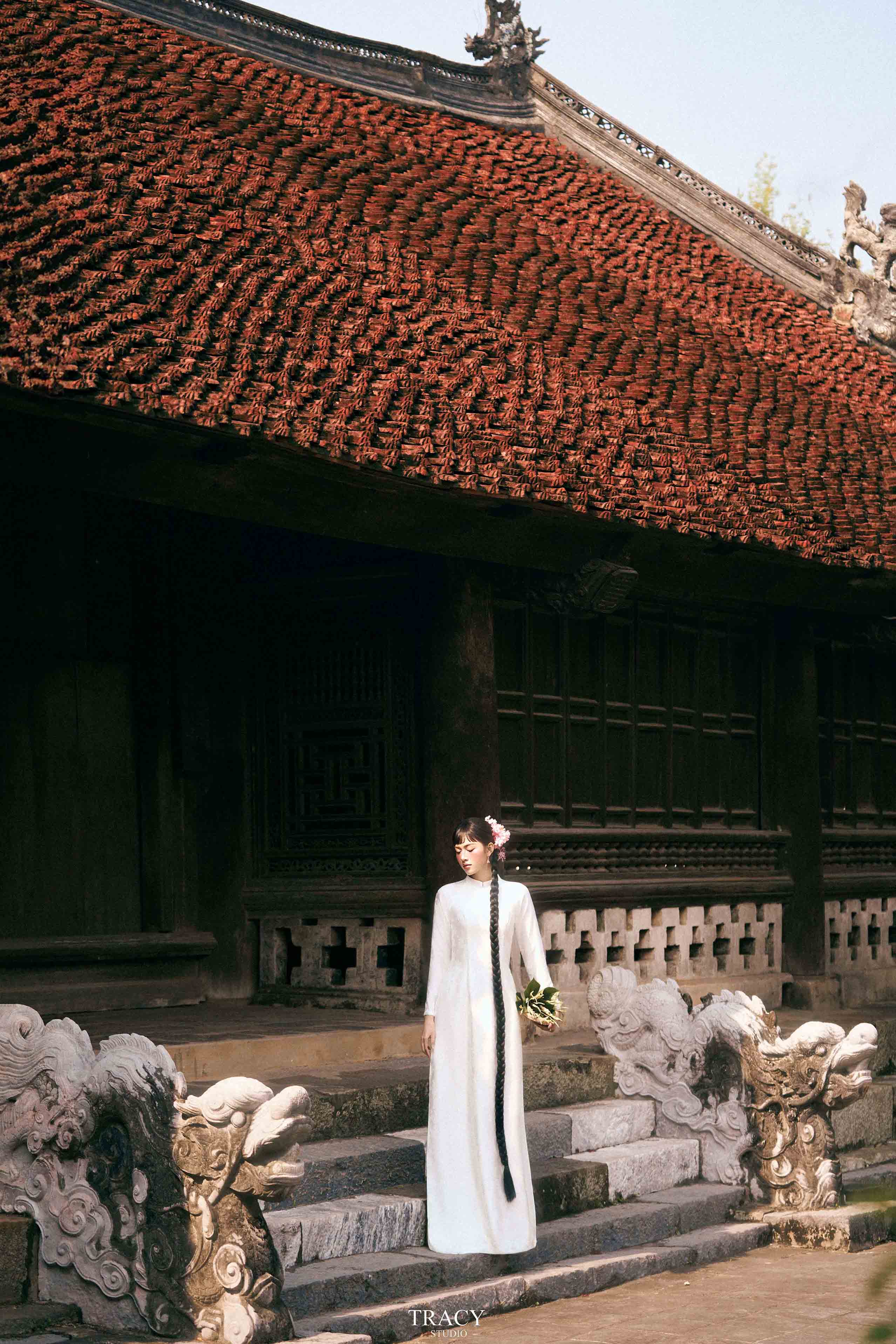 frontend/img/gallery/anh-tet-yem-ao-dai/tracy-studio-chup-concept-ao-dai-chu-oanh (3).jpg